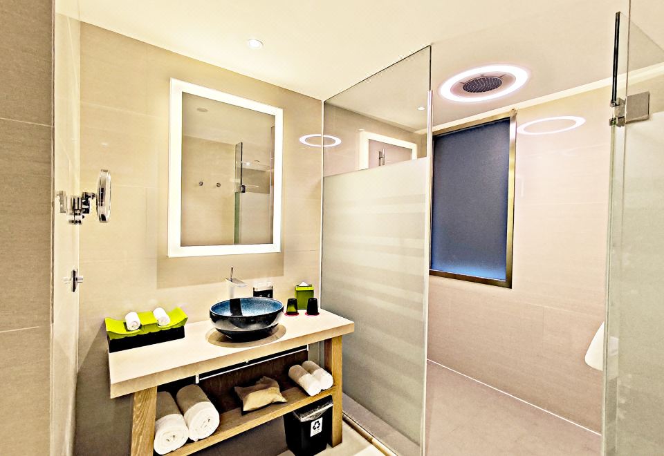 標準大床房無窗（寬敞安靜舒適）