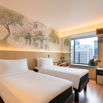 Deluxe Twin Bed Room, High Floor, Free Mini-bar Ibis Singapore on Bencoolen Promo Code