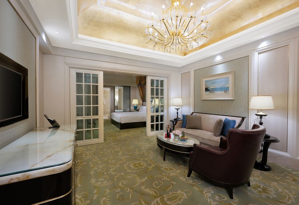 InterContinental Chengdu Global CenterBuilding E One-Bedroom Suite - Courtyard View