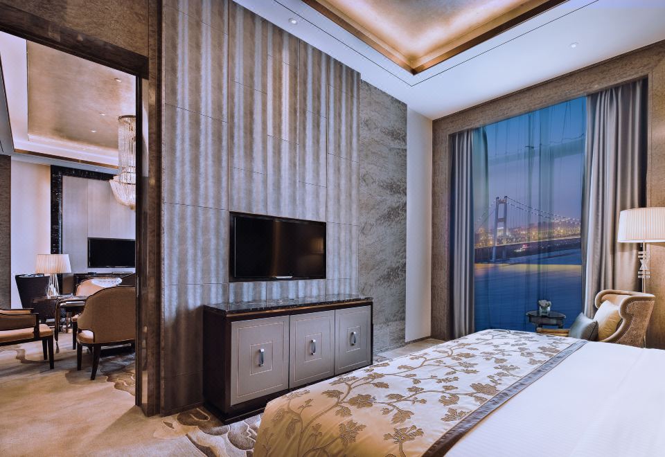 董事套房-獨立會客廳-超大主衞-獨立客衞-歐舒丹洗護沐