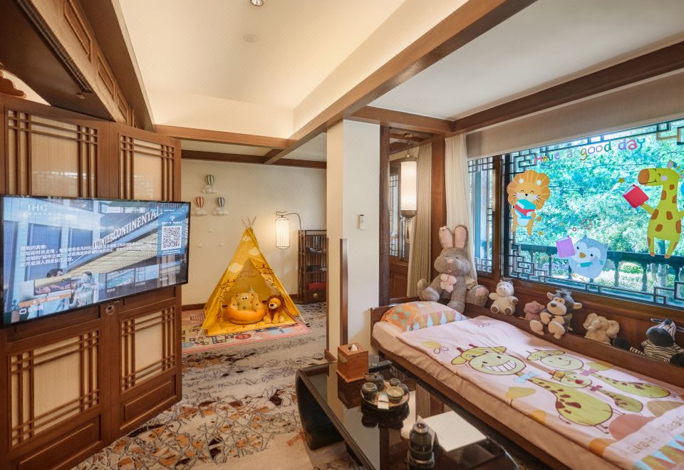 InterContinental Lijiang Ancient Town ResortSummer Fun Family Room