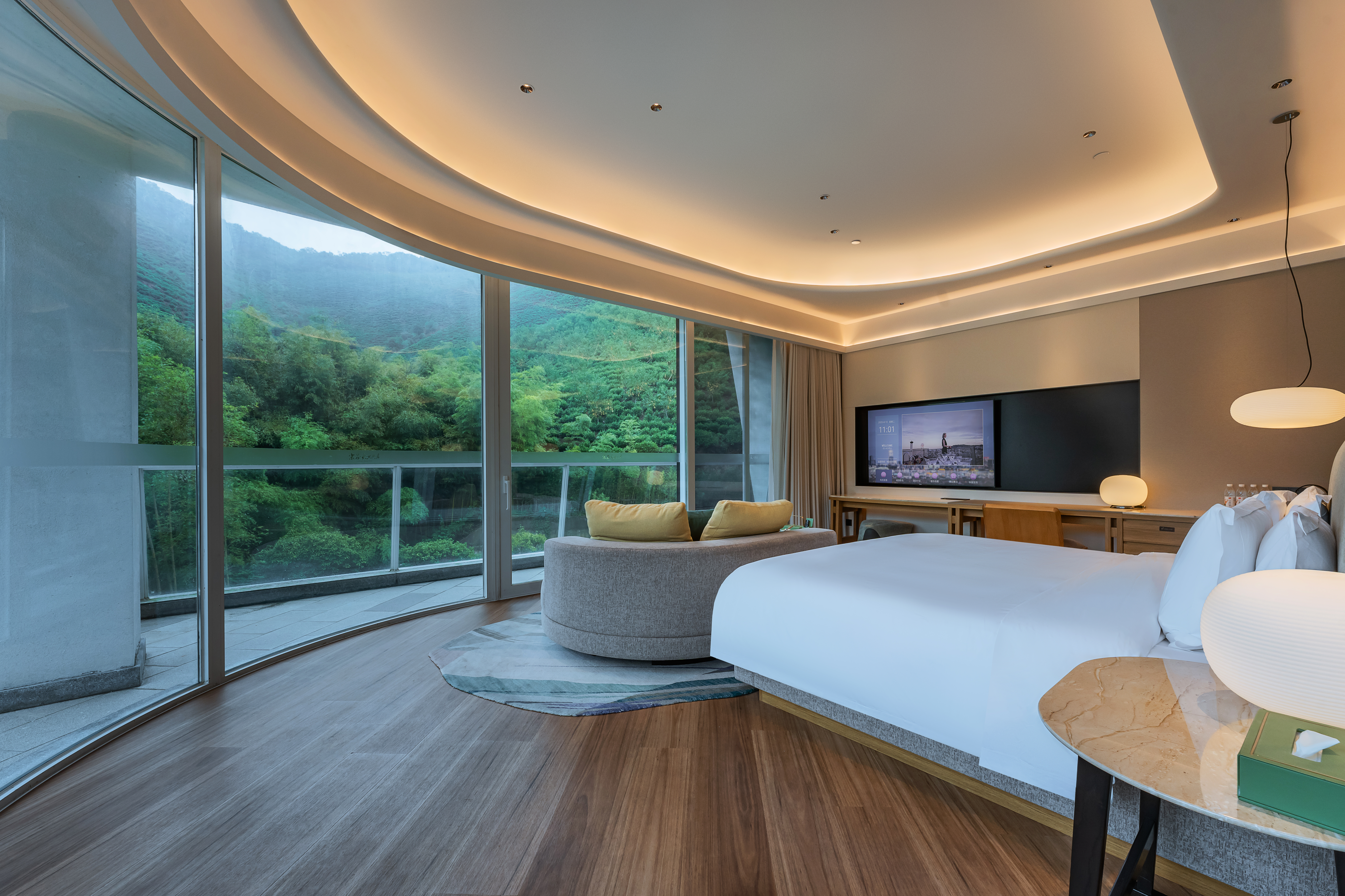 HenTiQue Resort Anji·Mountain View RetreatPremier Panoramic Double Bed Room (Wangshanlou)