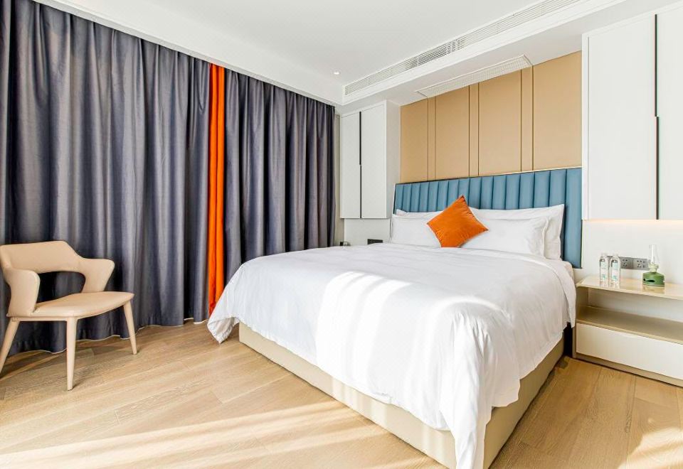 云端三卧泳池别墅