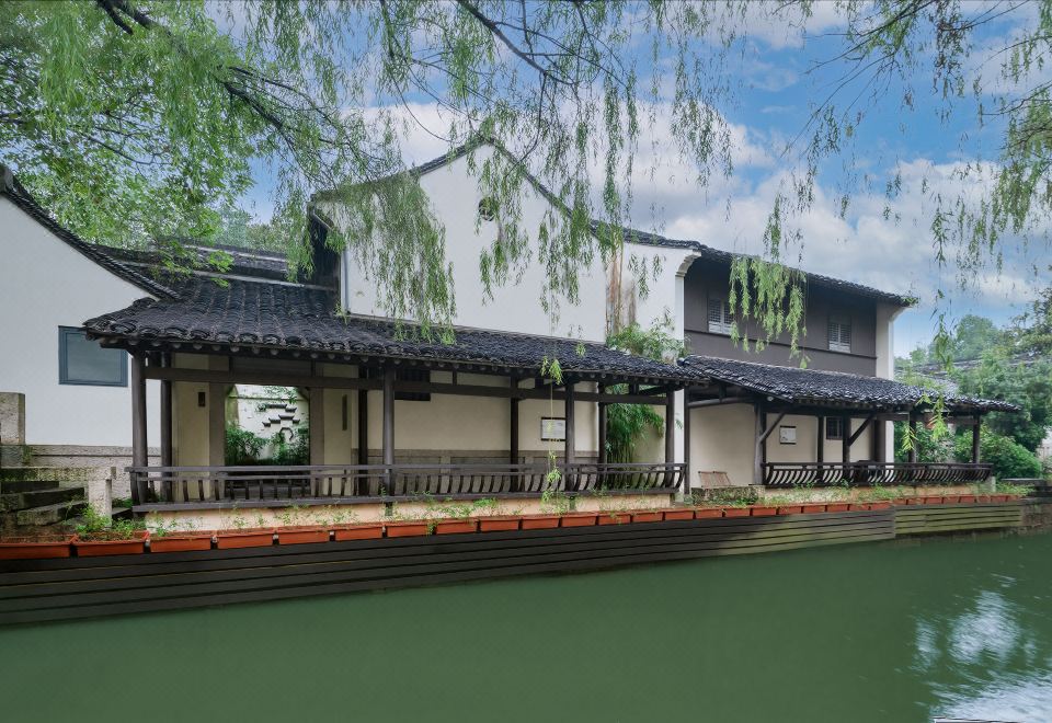 三卧室河景庭院别墅