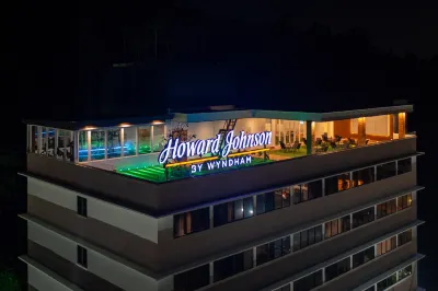 Howard Johnson by Wyndham Kota Kinabalu City Centre Hotels in 