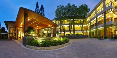 Zhongshan Hot Spring Resort Hotéis em 