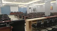 Changling Kaiyue Business Hotel (Changling Bus Station)