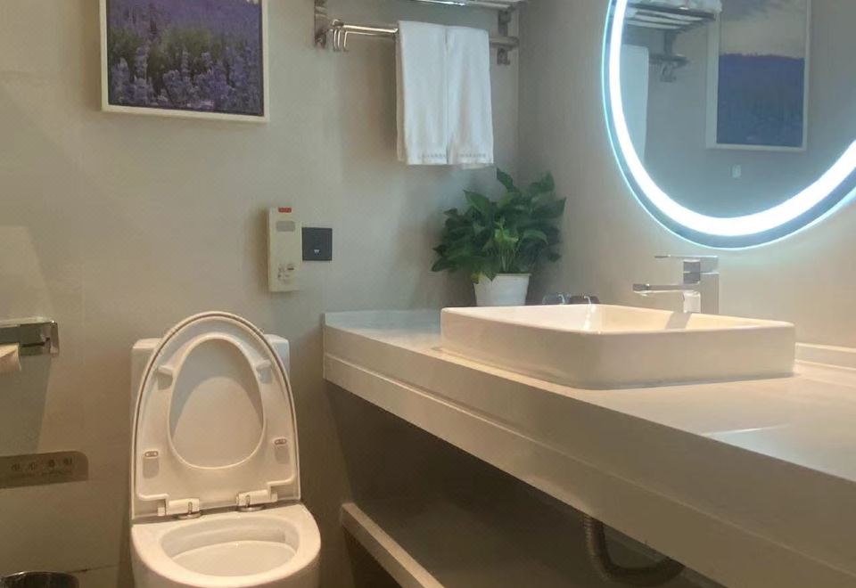 家庭房（舒適沙發+慕斯床墊+零壓枕頭+mini吧）