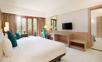 Grand Tropic Suites Hotel Surabaya