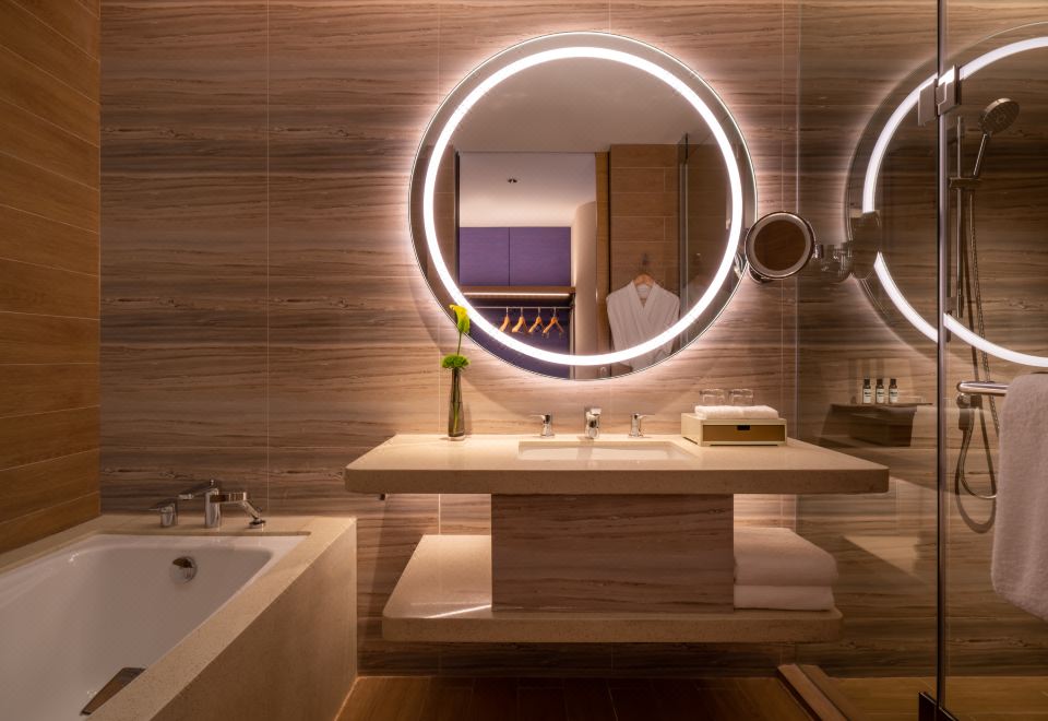 Hyatt Regency Hainan Ocean Paradise ResortQueen Room With Garden View