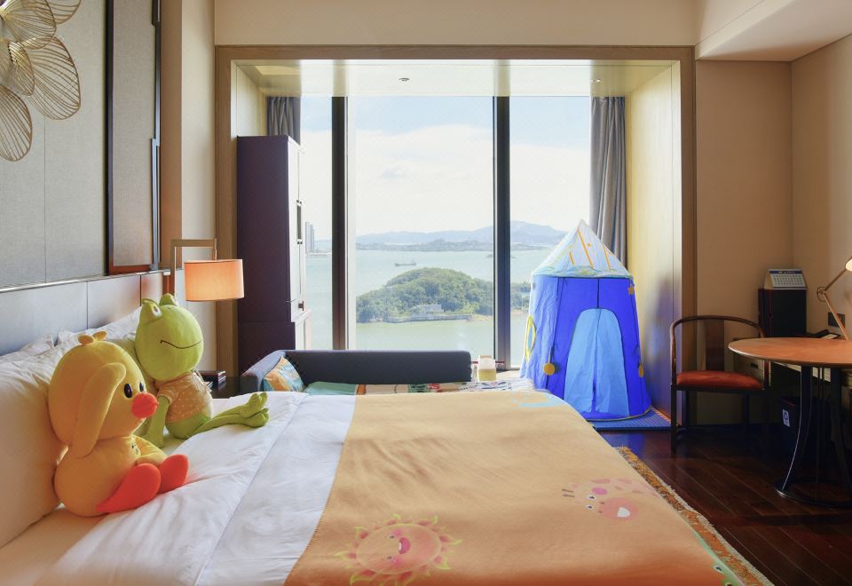 高级海湾景观超大床房小童主题（一线海景+卡通布置）