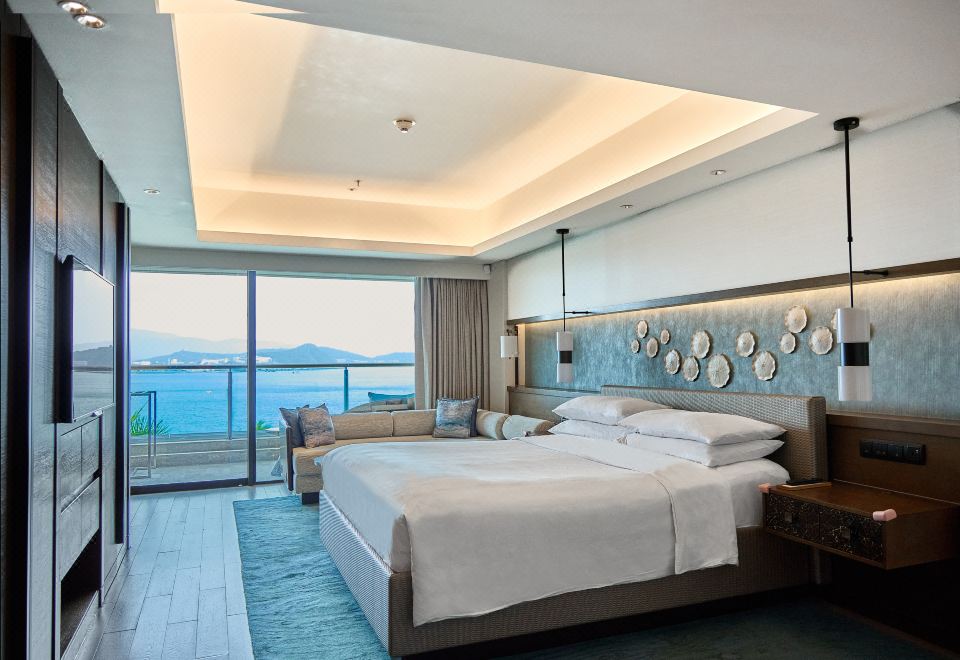 东翼揽海轩尊尚行政海景大床房