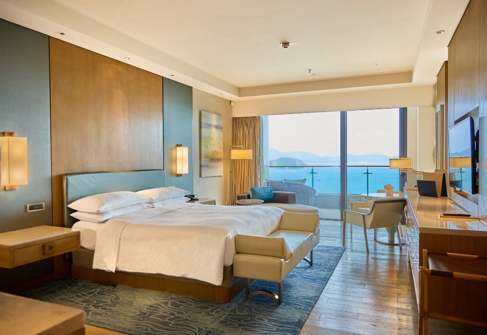 西翼揽海轩尊尚海景大床房