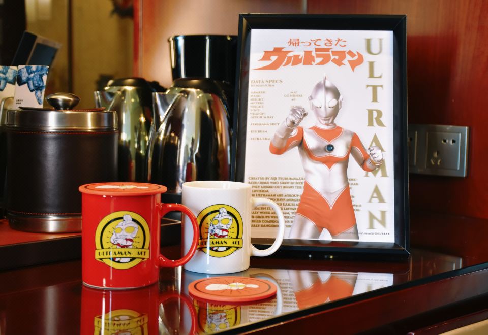 奥特曼亲子湖景大床客房