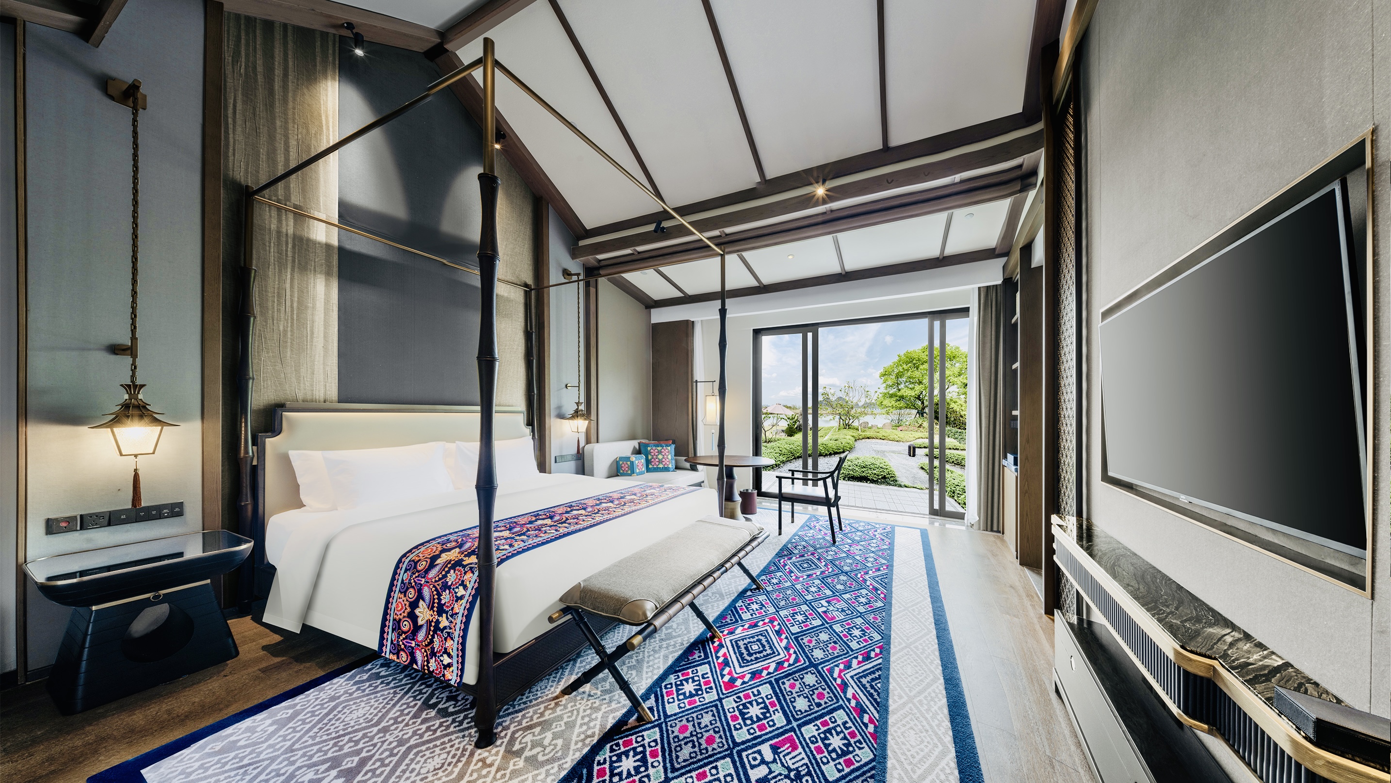 湖景庭院露台三卧别墅