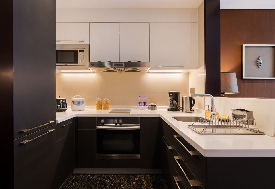 豪華精品大床房|180度城央景觀|洗衣乾衣機|全功能廚房