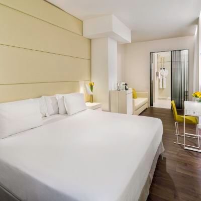 Family Room (2 Adults + 2 Children) H10 Urquinaona Plaza Hotel Promo Code