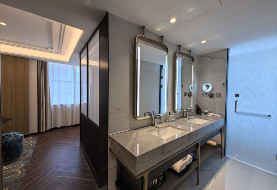 行政尊享套房（功夫茶具-乳膠枕頭-智能客控）