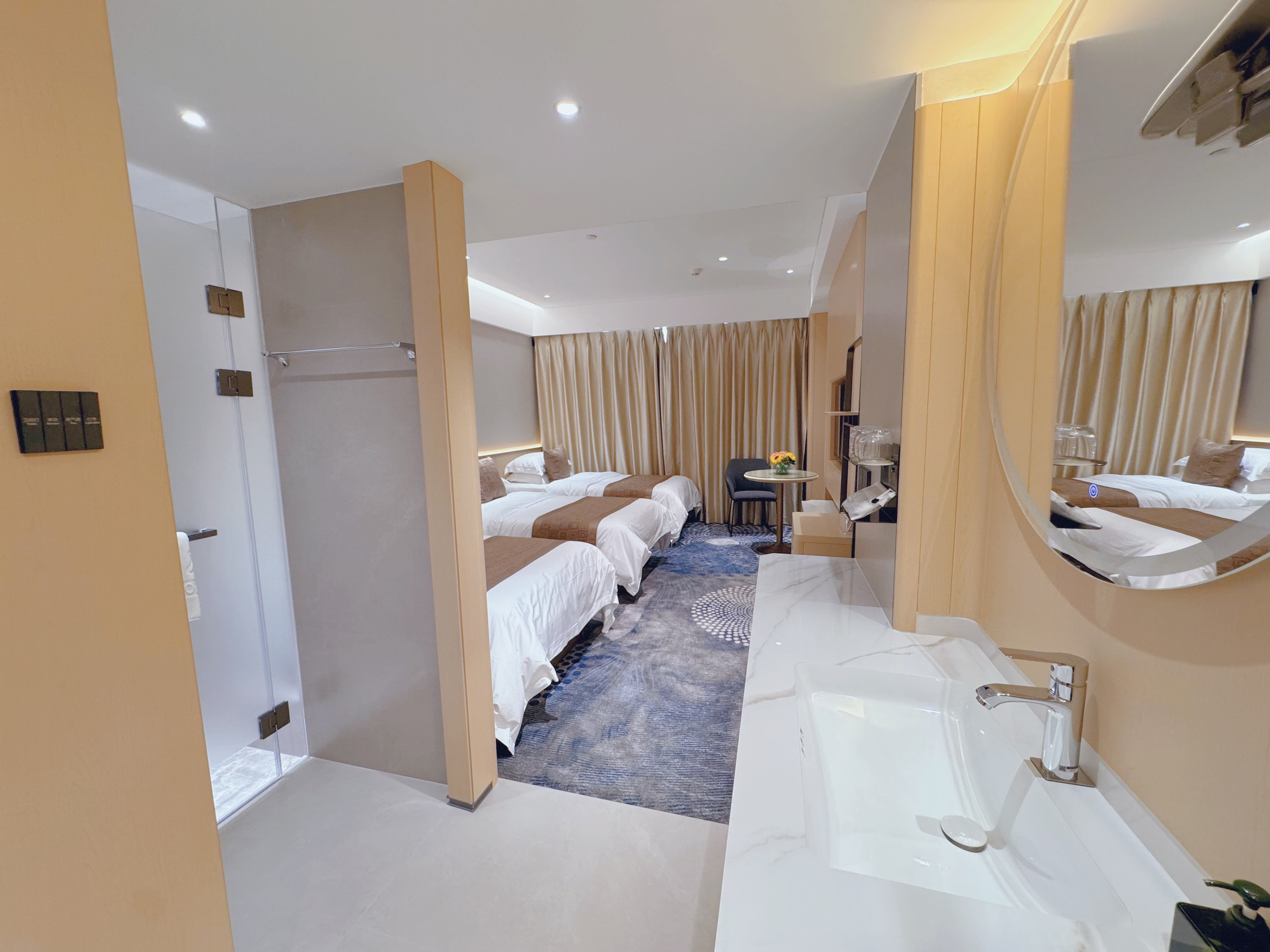 豪华三人间（金可儿床垫）