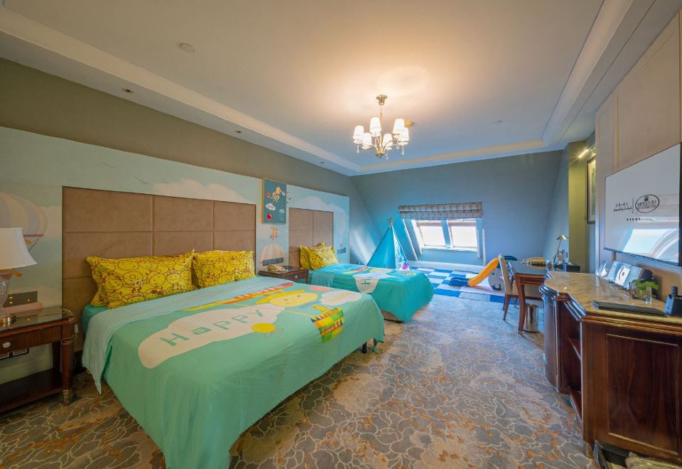 SeaView Garden Hotel QingdaoFamily Room (Pitched Roof)
