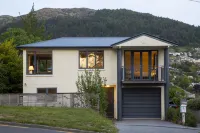 Prime Location | 3 bedroom home | Unlimited WIFI Hotels in 