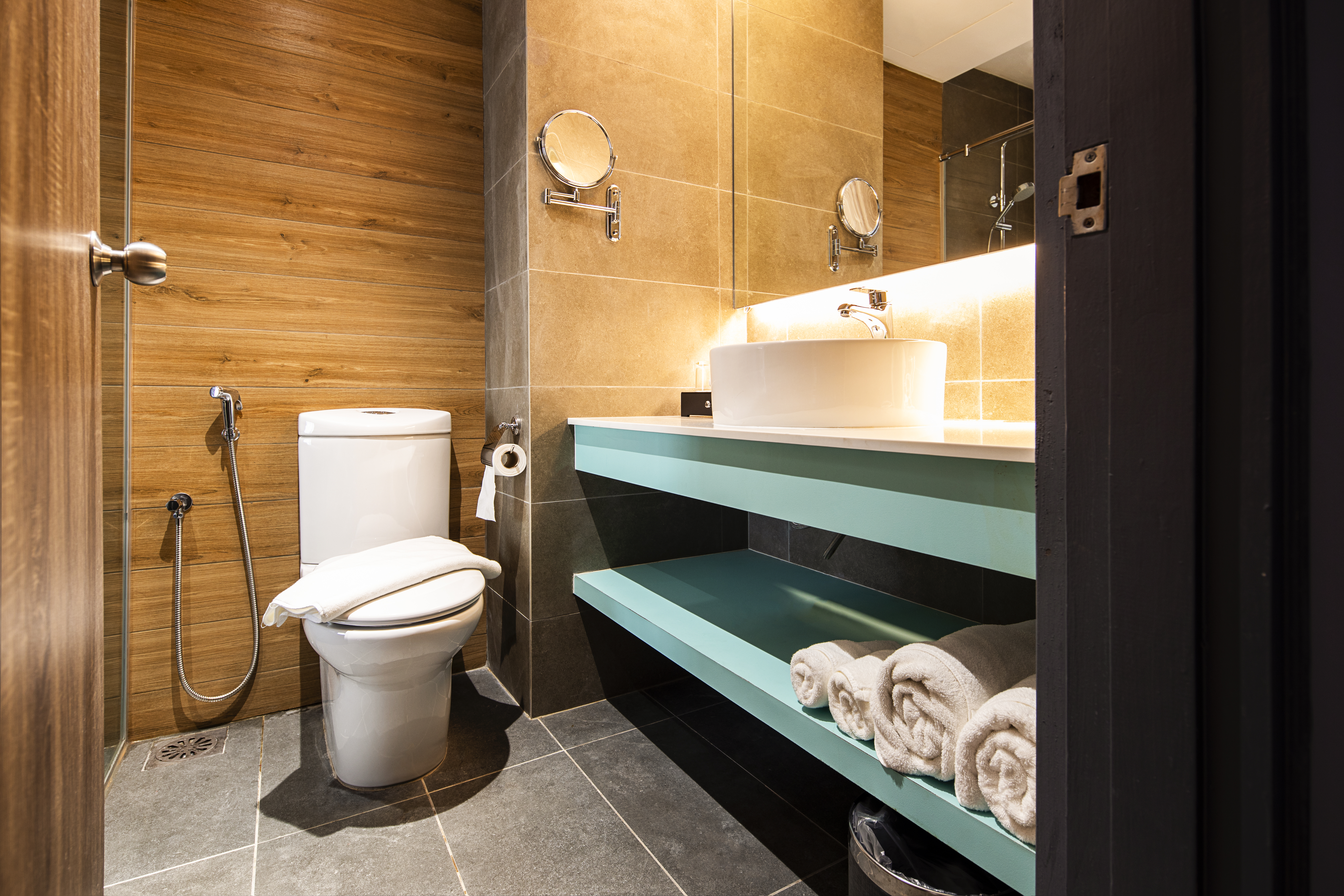 标准双床房（无窗）