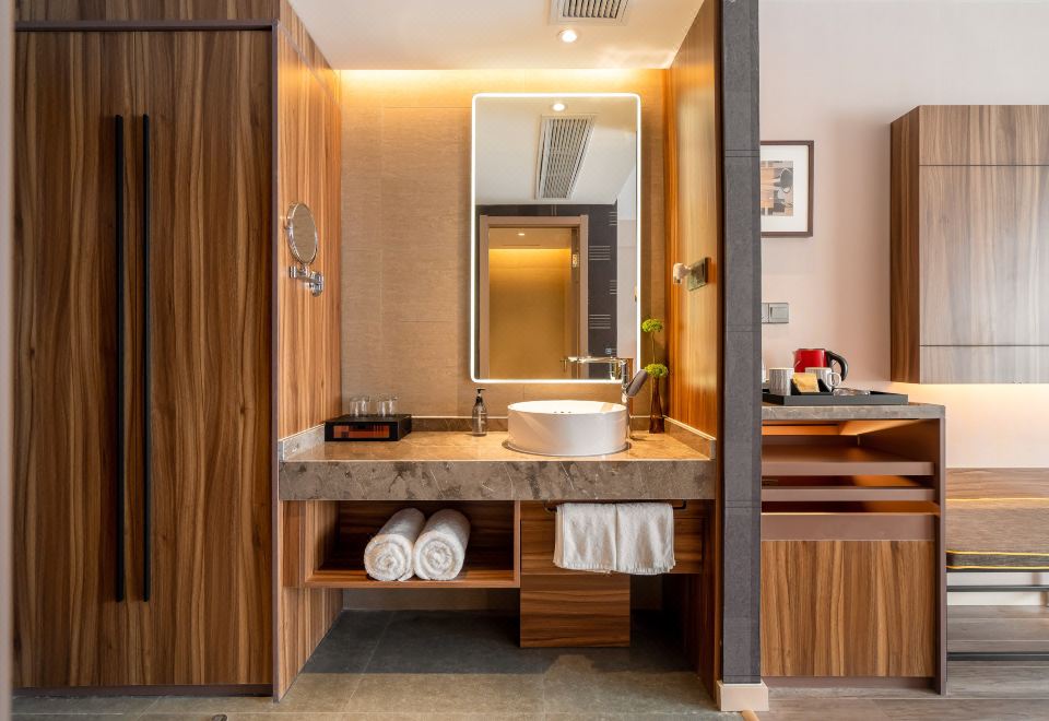 大床房【英倫風格，55寸可投屏電視】