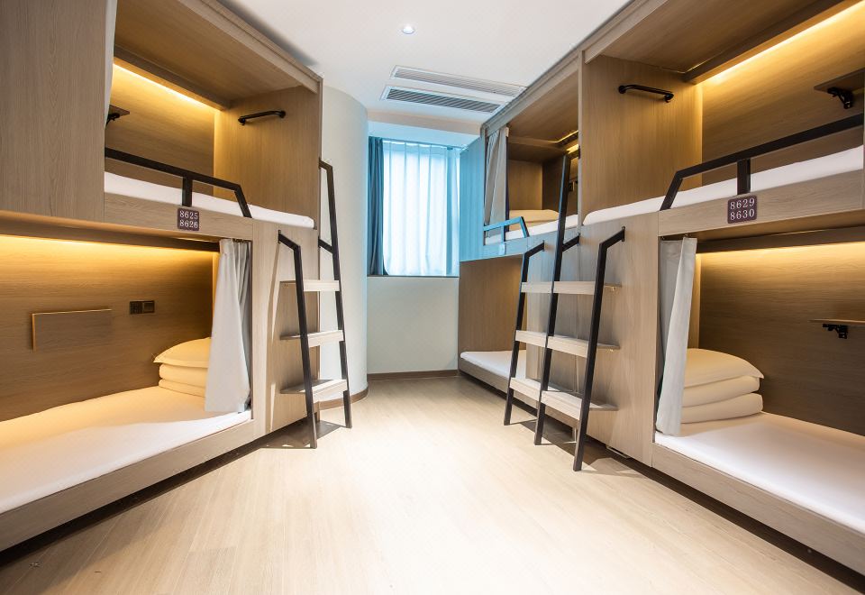 Likeyou女生六人間「浴巾+負離子高速吹風機+品牌沐浴」