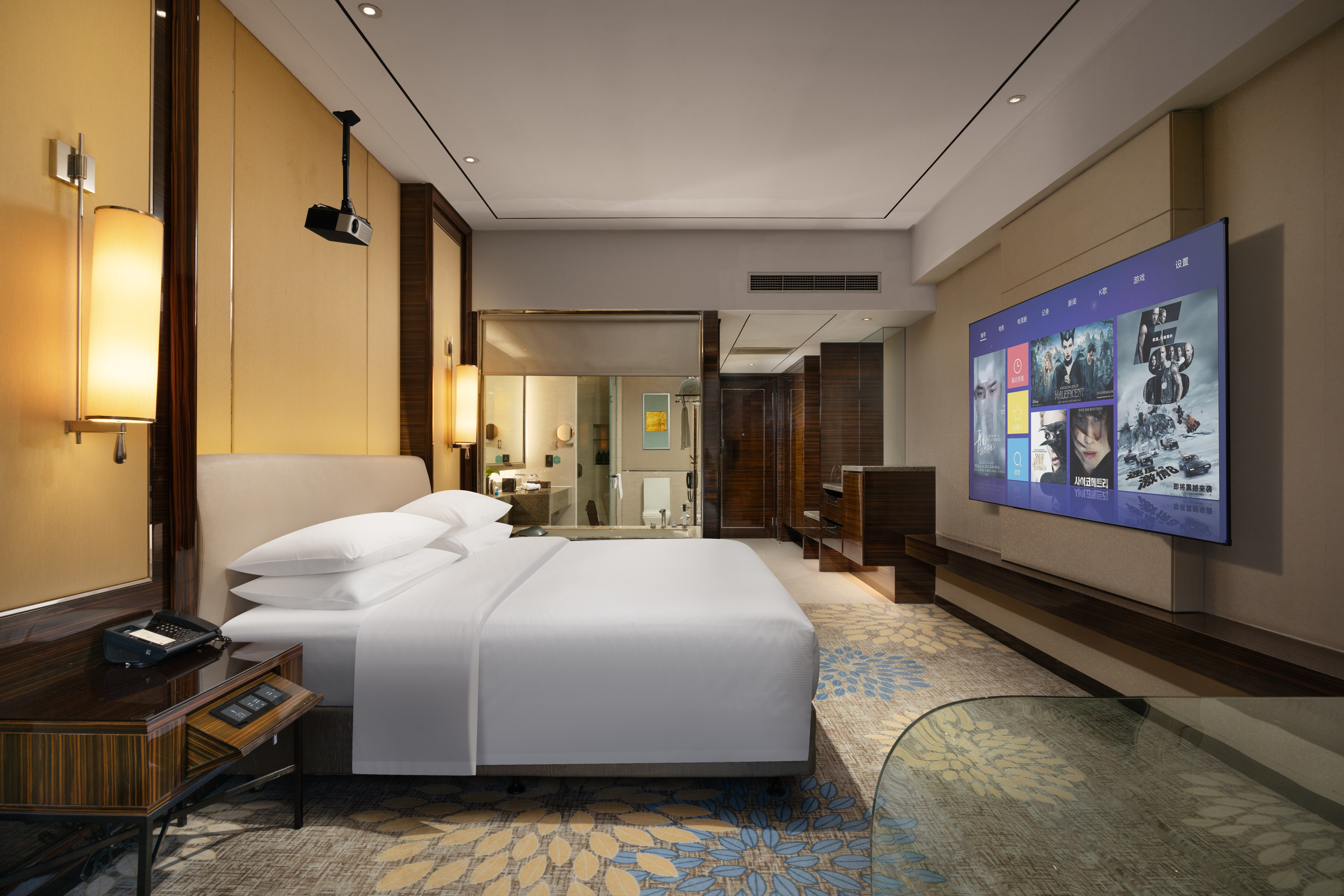 湖景巨幕影音大床房