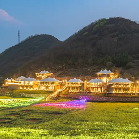 Fengcong Luxury Tent Homestay