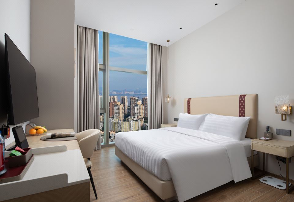 城景雅致大床房（高空景觀+Mini吧+智能語音+美粧鏡）