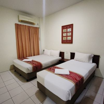 Pangsapuri 1 Bilik Tidur (1 katil queen dan 1 katil single) Kupon Virgo Batik Resort