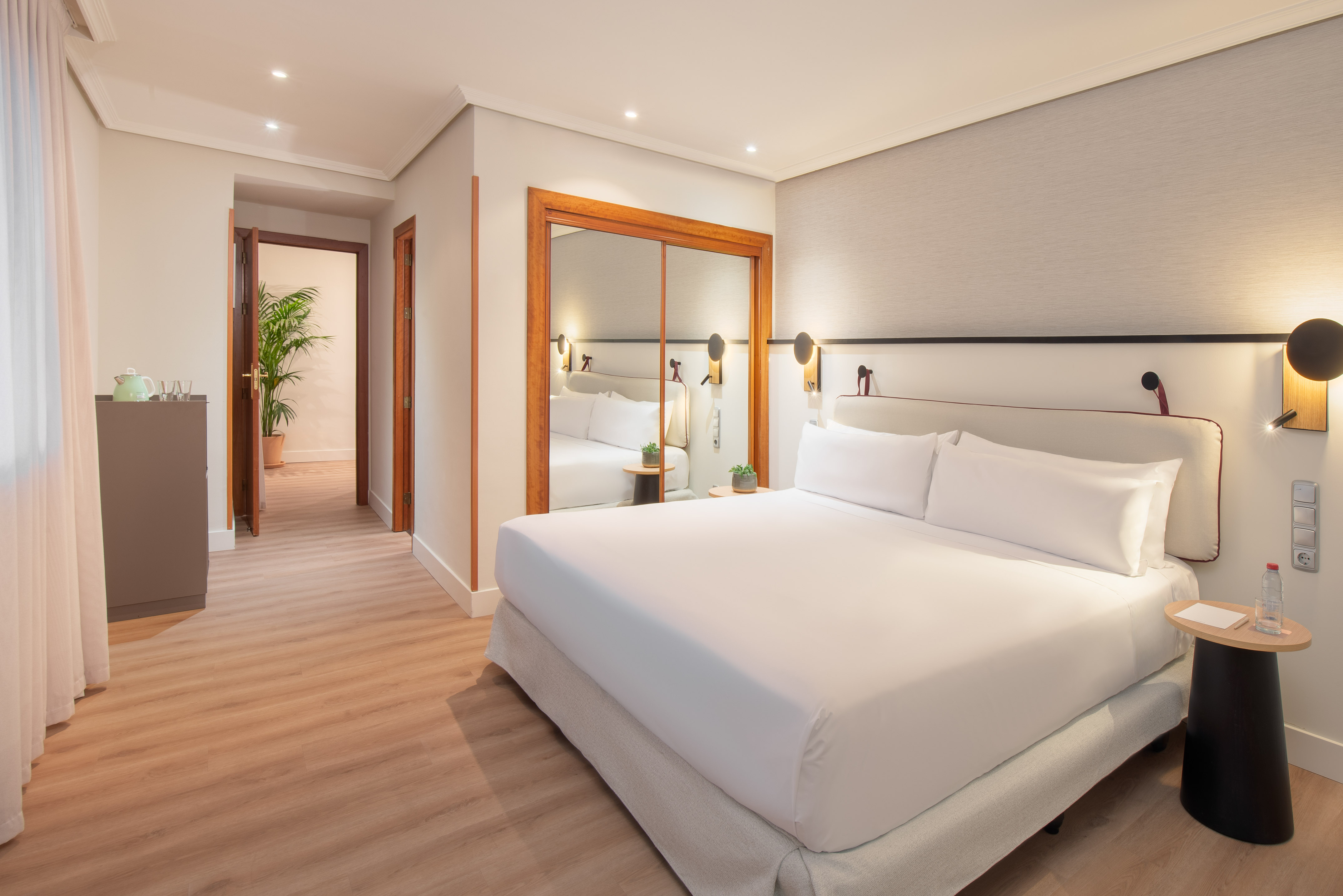 带露台的小型套房