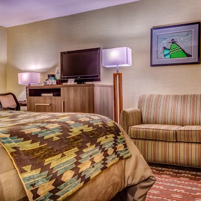 Standard King Room, Lower Lodge Level Goulding's Lodge Promo Code