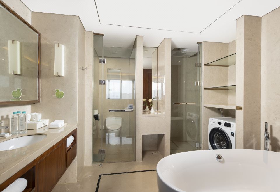 家庭房（歡聚空間，小童玩具+一張小床）