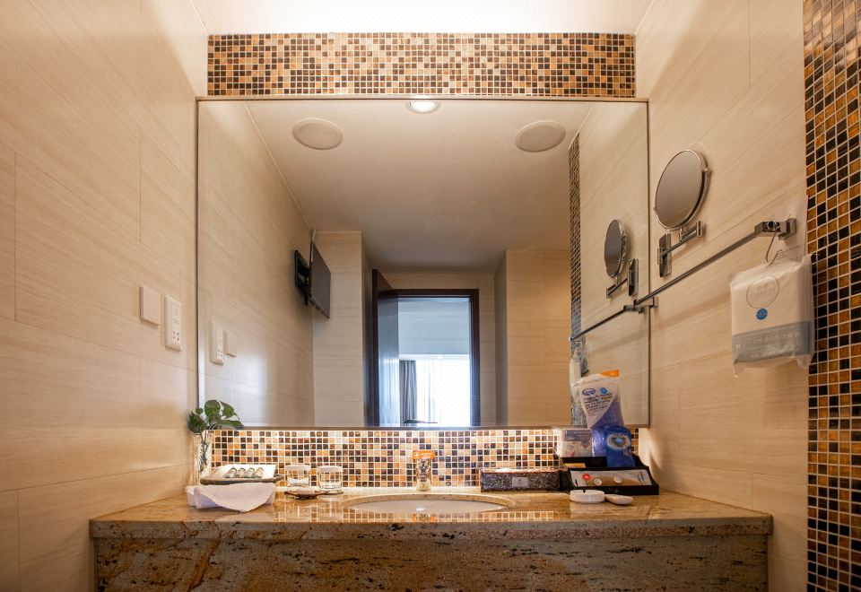 Jinling Yuntai HotelHollywood Double Room