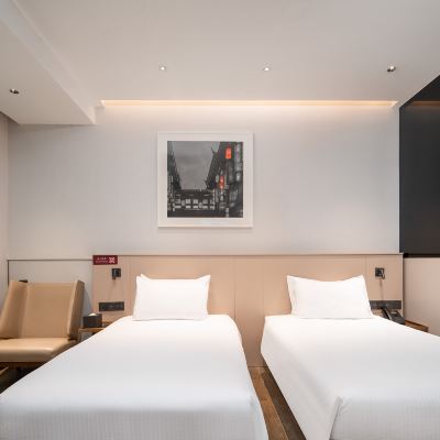 Standard Twin Room (No Windows)