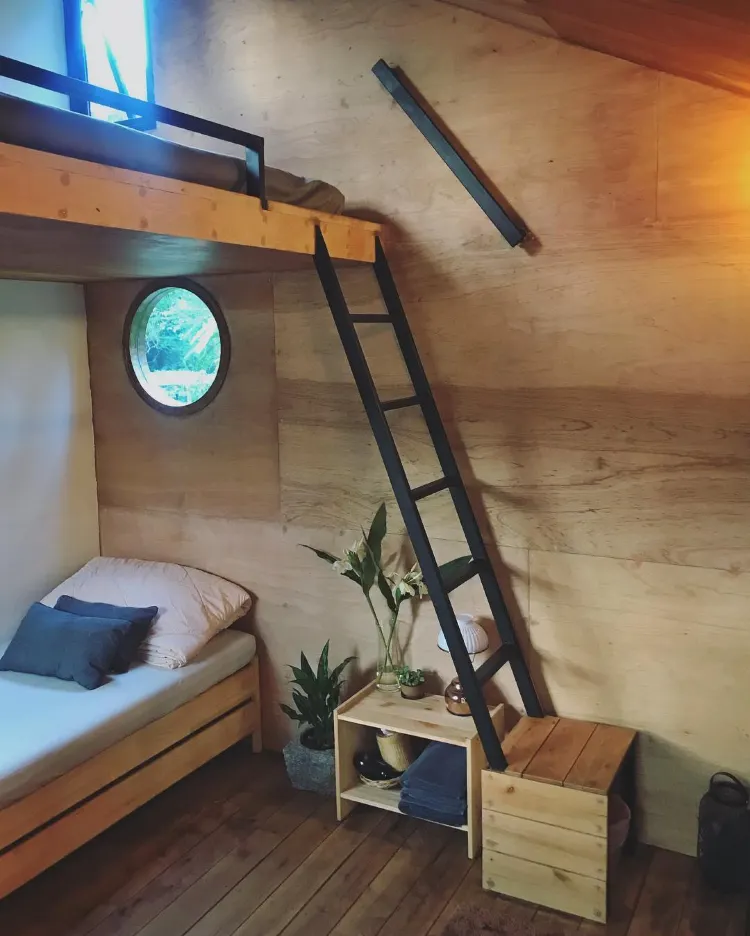 Lovebird Eco Cabin