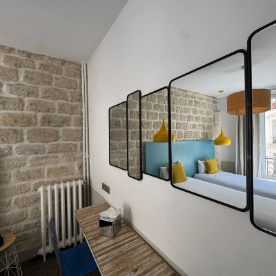 Standard Twin Room Le Regent Montmartre by Hiphophostels Promo Code