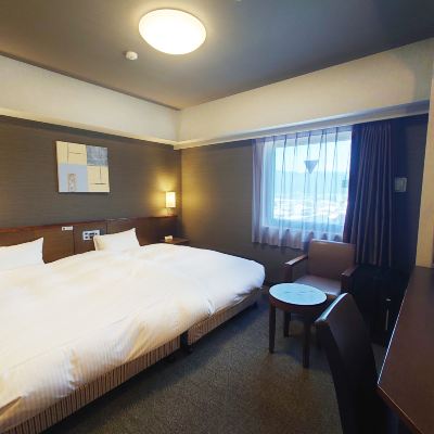 家庭雙人房， 無煙房 露櫻飯店駒根交流道口店優惠