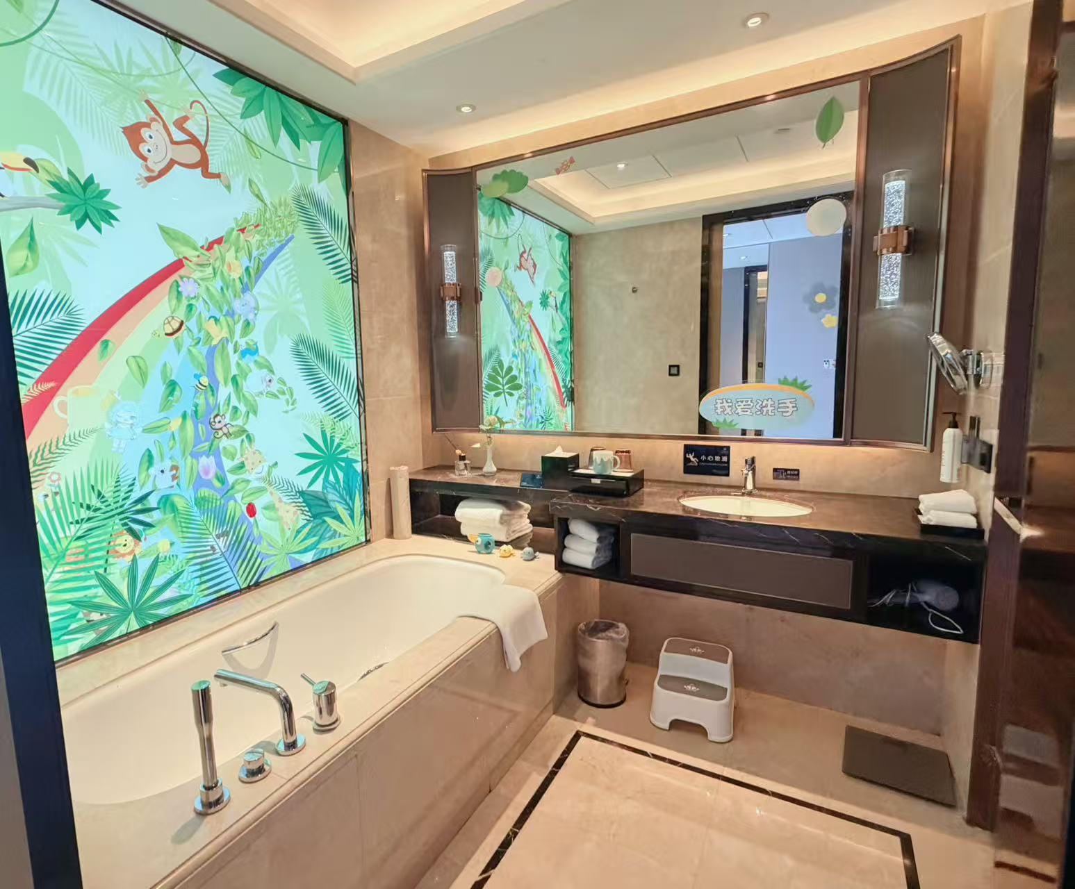 梦游XIAN境主题家庭房（小恐龙床）