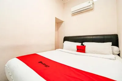 RedDoorz @ Fella Homestay Glugur Medan Hotéis em 