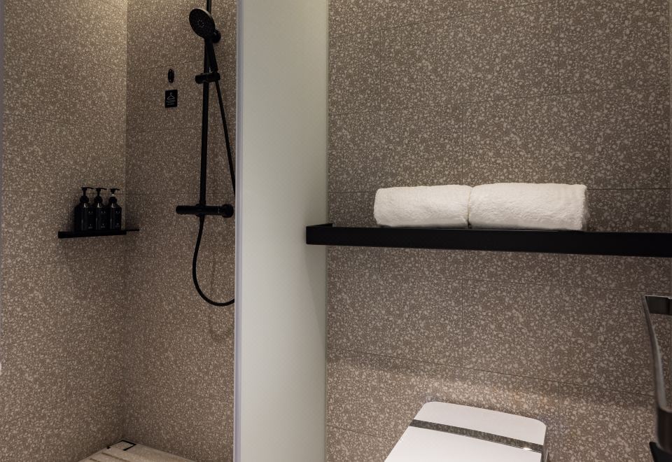 高級雙床房【小冰箱+投屏電視+瑜伽墊】