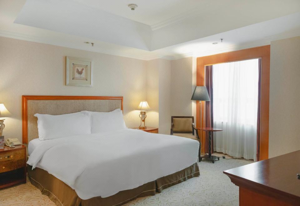 Crowne Plaza QingdaoCrowne Plaza Superior Suite