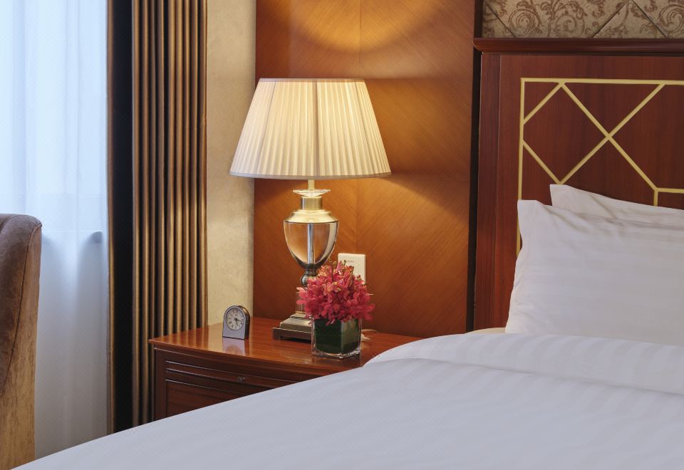 Jin Jiang Park Hotel ShanghaiDeluxe Panoramic Queen Room