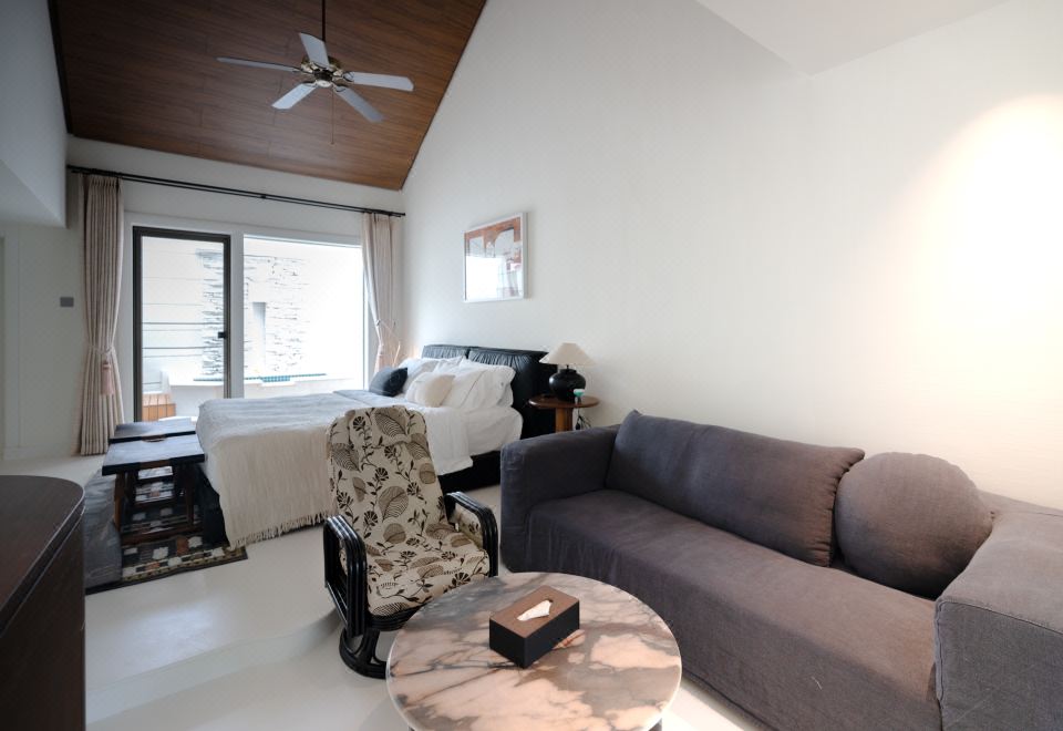 湖畔园景私汤房