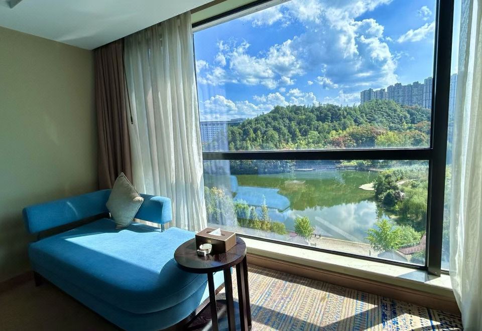 Gloria Grand Hotel JishouNo-smoking Lake View King