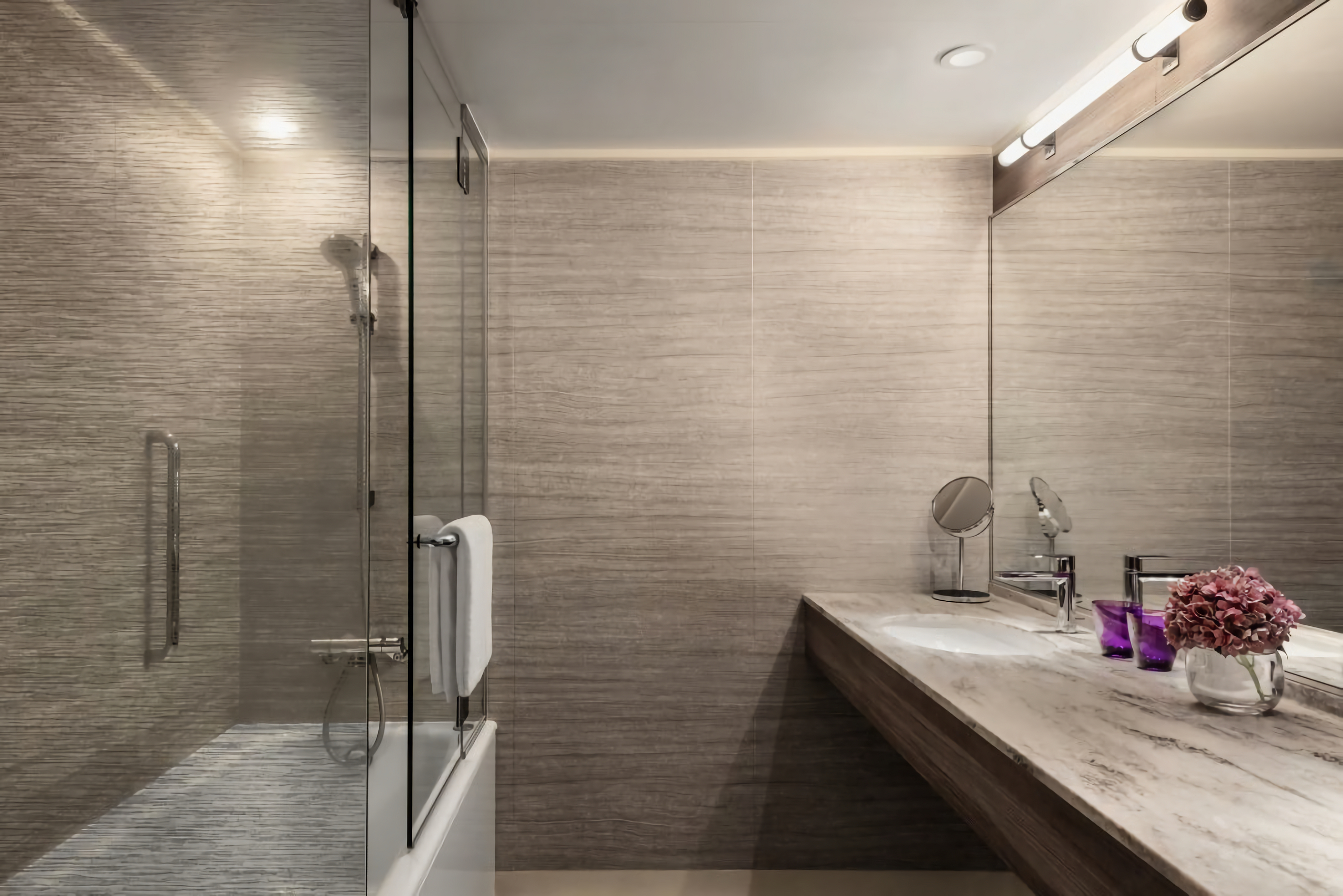 豪华房，1张特大床，梳化床，湖景