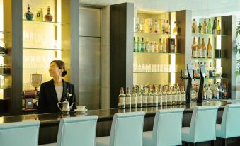 Hotel Plaza Osaka - Housity