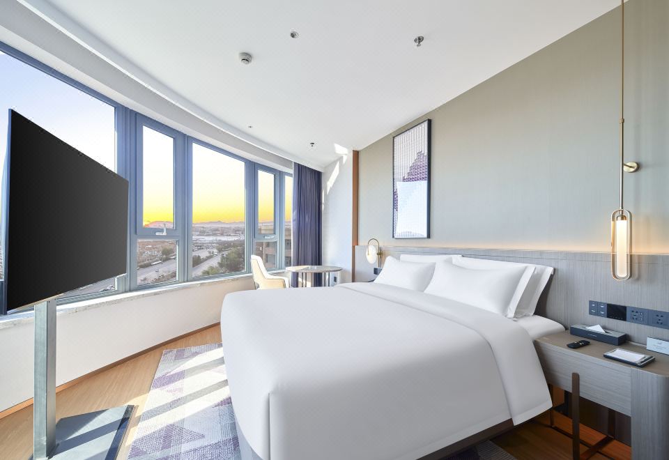 Queen Room With View